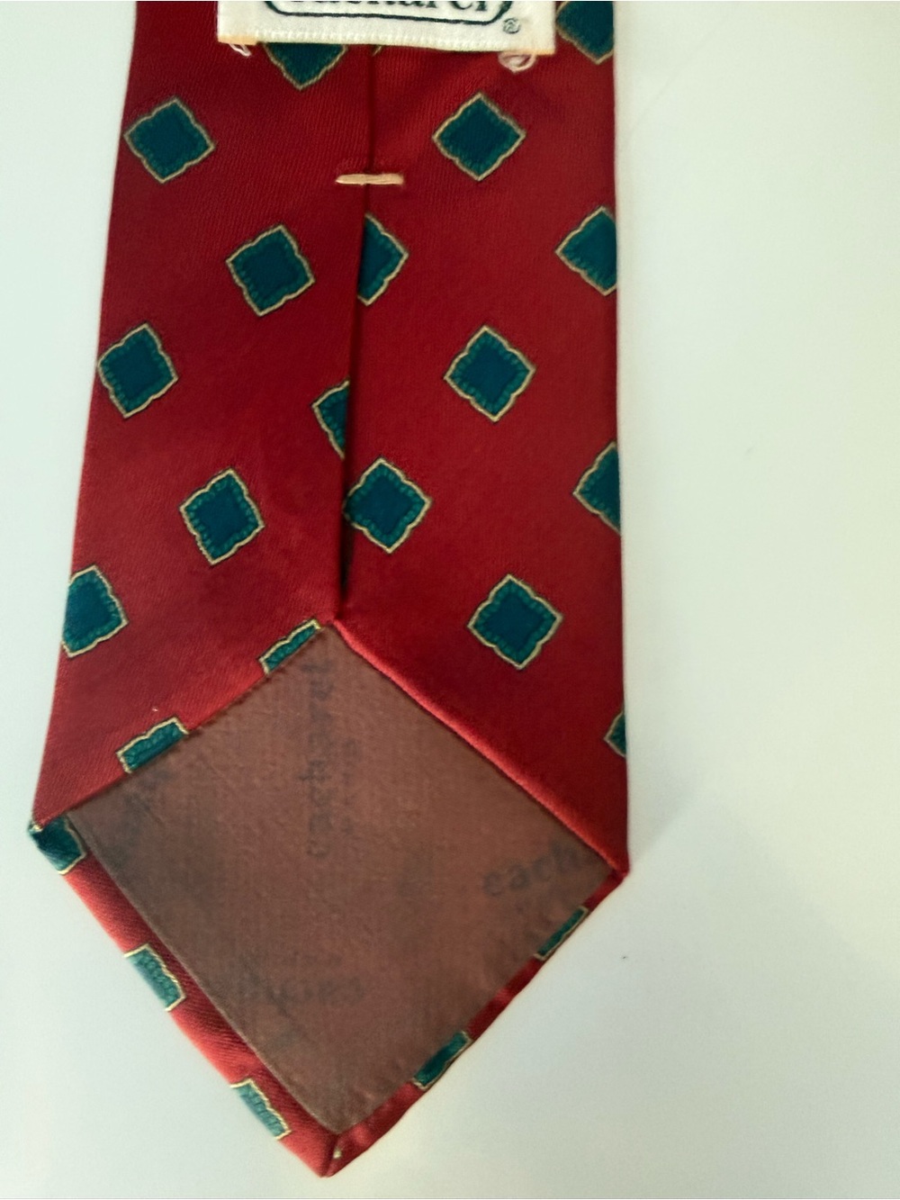 Men's Red Geometric Pattern Tie - Picture 4 of 5